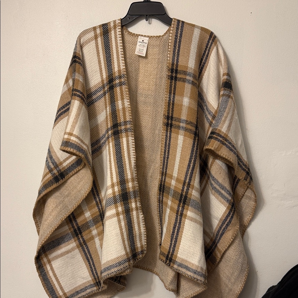 Woolrich Tan and Black Patterned Poncho